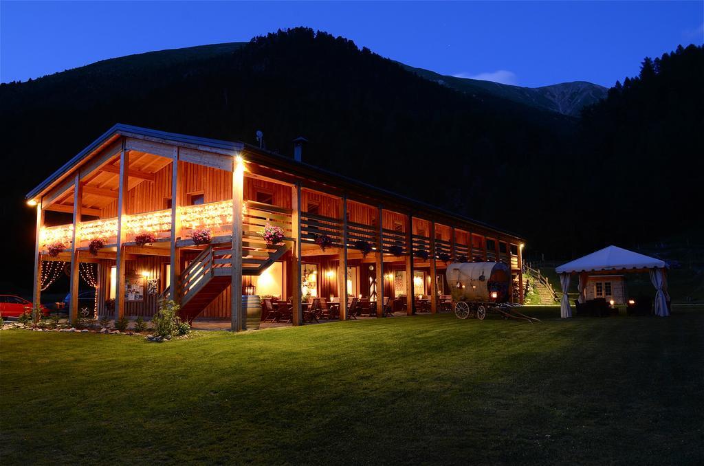 La Tresenda Hotel And Mountain Farm Livigno Exterior photo