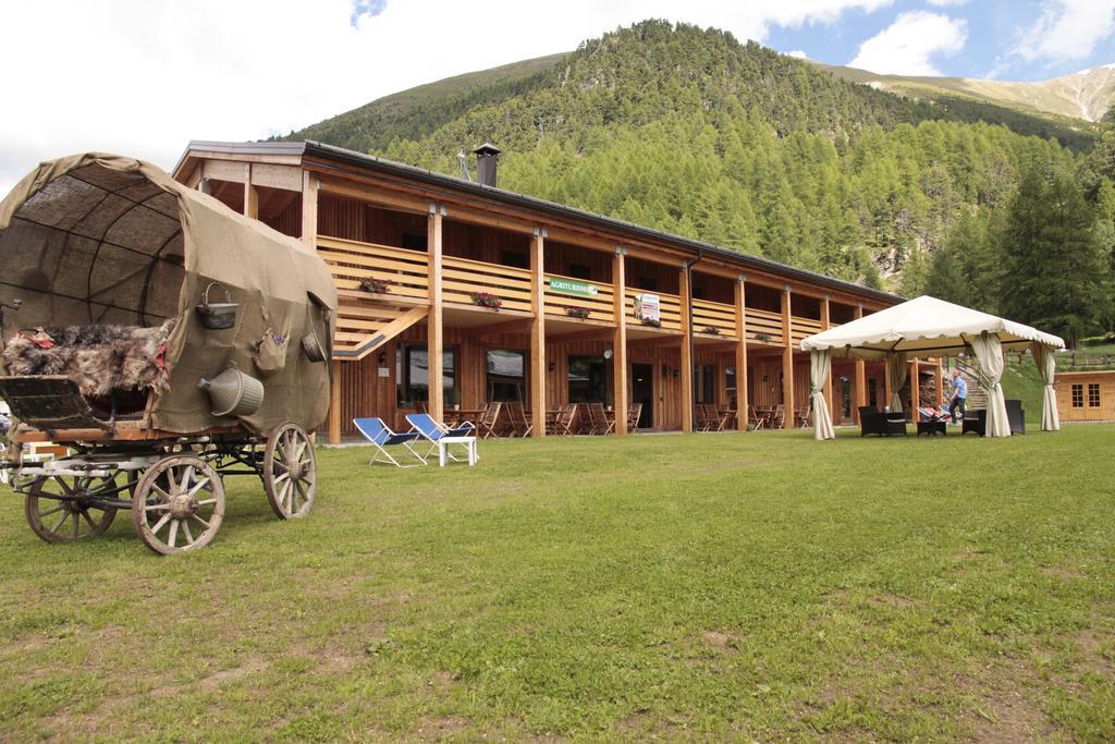 La Tresenda Hotel And Mountain Farm Livigno Exterior photo