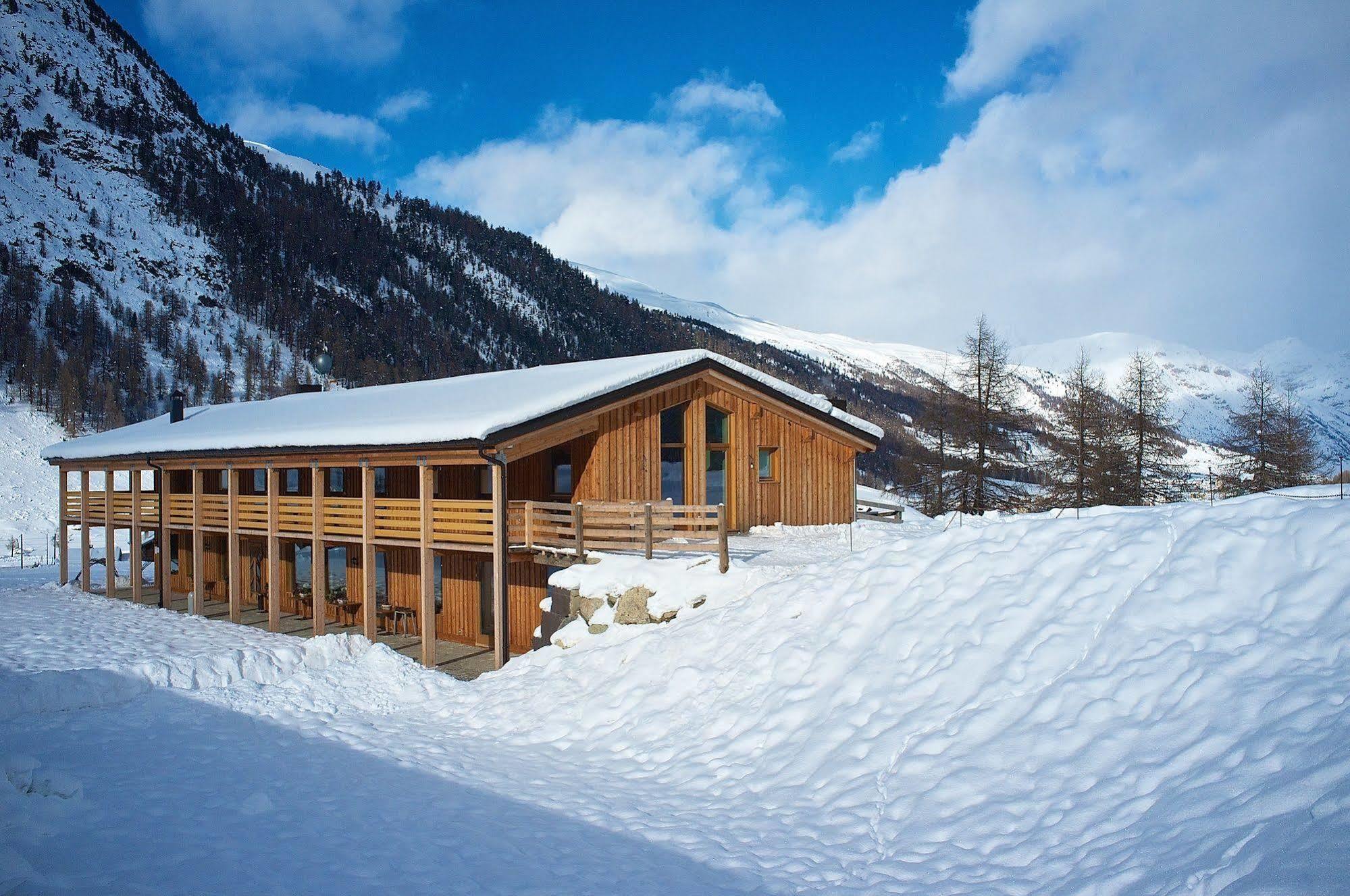 La Tresenda Hotel And Mountain Farm Livigno Exterior photo